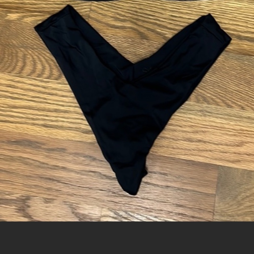 Skatie mandi bottoms black size small